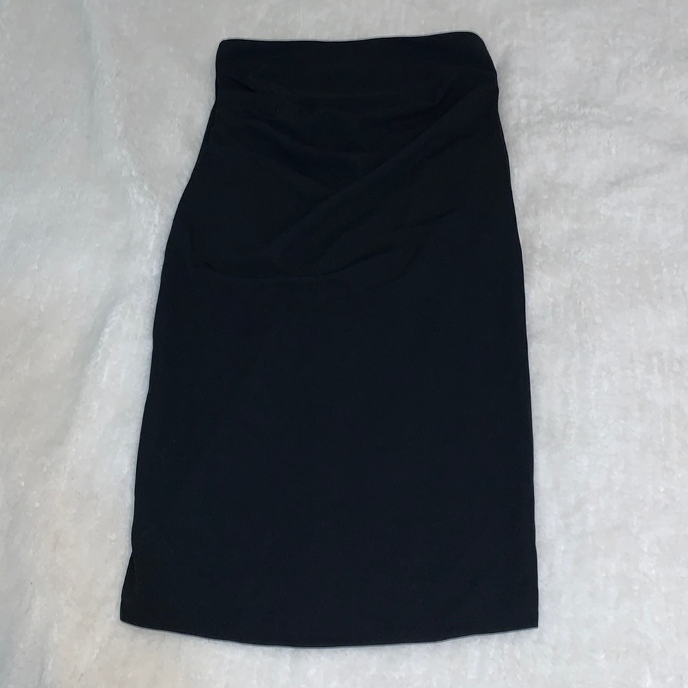 Simple strapless black dress, stretchy